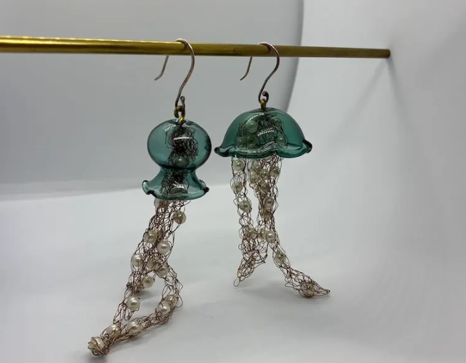 Wire in Bloom: Exploring Organic Forms